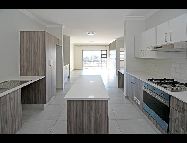 2 BEDROOM APARTMENT RENTED IN KYALAMI